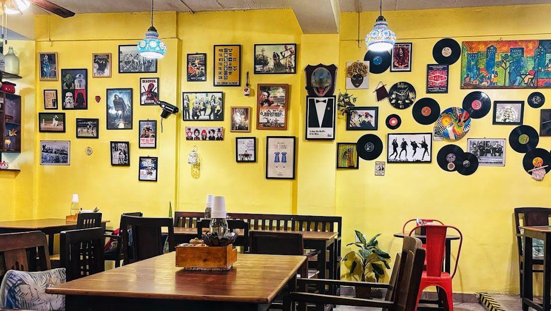 bangalore: The Hole in the Wall Café